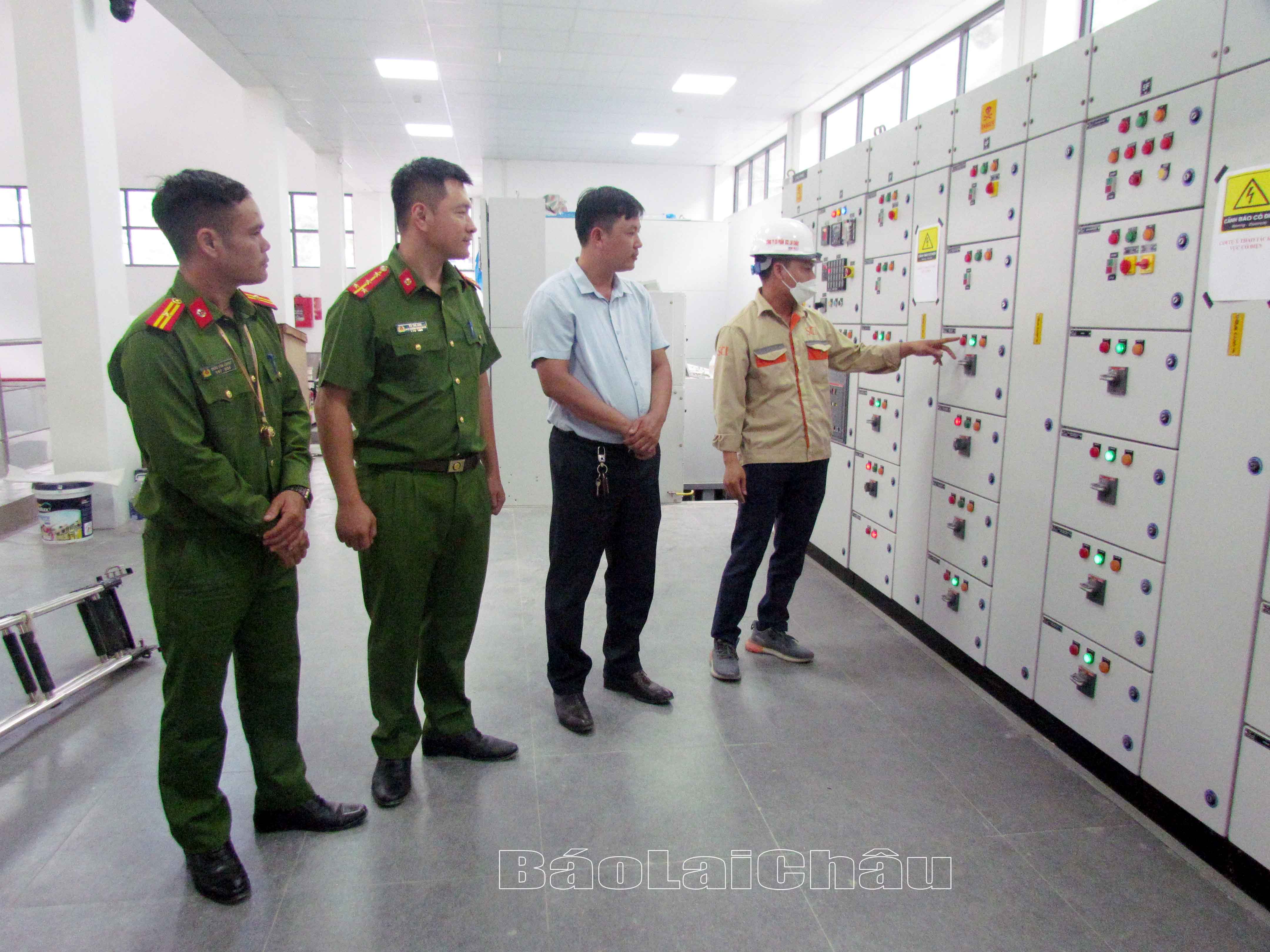 Chấp hành nghiêm việc đăng ký tạm trú, các quy định địa phương trong đội ngũ người lao động đã giúp nhà máy thủy điện Nậm Lụm 2 thi công đảm bảo đúng tiến độ. 